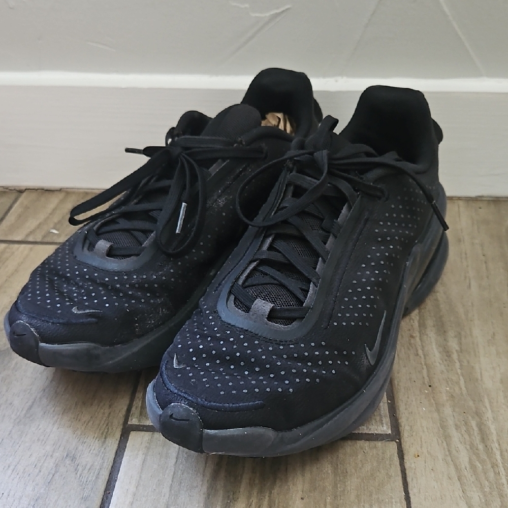 Nike Men's Black Zoom Upturn Athletic Sneakers Size 9.5